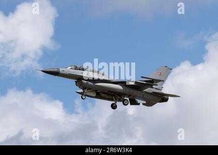 ET-615 General Dynamics F-16BM gegen Falcon Royal Danish Air Force Karup ab EKKA 19/06/2022 Stockfoto