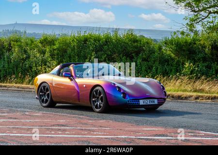 2012 erbaute Blackpool den British TVR Tuscan Blue auf der Classic & Performance Motor Show im Hoghton Tower Stockfoto