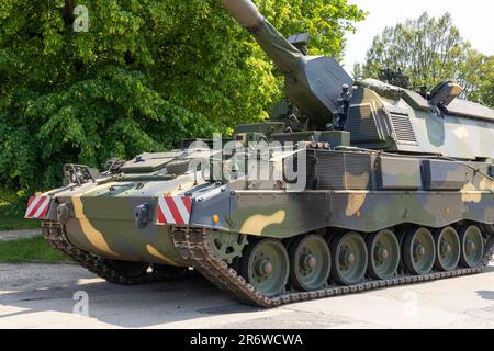 Panzerhaubitze 2000 (PZH 2000) gepanzerte Haubitzer, deutsche 155 mm selbstfahrende Haubitzer Stockfoto