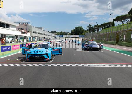 Vallelunga Circuit, Rom, Italien Juni 11 2023 - TCR Italy Festival, TCR World Tour, Rennen 2. Starte das Raster, bevor Rennen zwei beginnt. Foto: Fabio Pagani/Alamy Live News Stockfoto