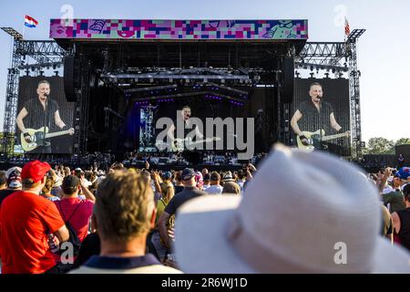 Landgraaf, Niederlande. 11. Juni 2023. LANDGRAAF - Bruce Springsteen während seines Konzerts auf dem MegaLand Gelände. Das Konzert ist Teil der Stadiontour, mit der „The Boss“ durch Europa reist. ANP MARCEL VAN HOORN niederlande Out - belgien Out Credit: ANP/Alamy Live News Stockfoto