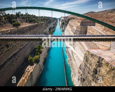 Brücke über den Kanal von Korinth auf dem Peloponnes, Griechenland Stockfoto