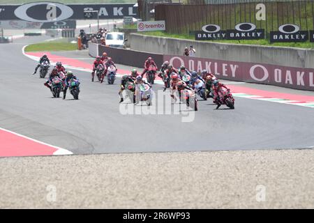 Misano Adriatico, Ita. 11. Juni 2023. Startrennen MotoGP die Fahrer starten vom Startfeld während des MotoGP Oakley Italian Grand Prix Tissot Race Sunday, MotoGP of Italy - auf der Mugello Circuit am 11. Juni 2023 in Scarperien, Italien. (Foto: Fabio Averna/Sipa USA) Guthaben: SIPA USA/Alamy Live News Stockfoto