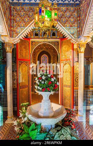 LINDERHOF, DEUTSCHLAND - 4. SEPTEMBER 2019: Inneneinrichtung des marokkanischen Hauses auf dem Gelände des Palastes Linderhof, Bayern. Stockfoto