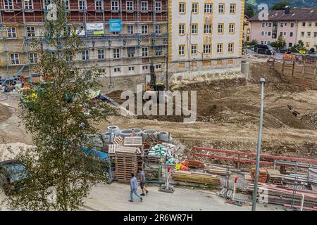 GARMISCH-PARTENKIRCHEN - 5. SEPTEMBER 2019: Bagger auf einer Baustelle in Garmisch-Partenkirchen, Bayern. Stockfoto