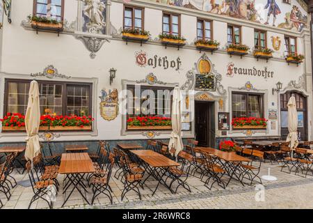 GARMISCH-PARTENKIRCHEN, DEUTSCHLAND - 5. SEPTEMBER 2019: Gasthof Fraundorfer Hotel an der Ludwigstraße in Garmisch-Partenkirchen, Bayern, Germa Stockfoto