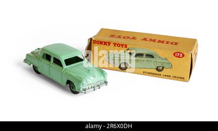 1950er Dinky Dublo Studebaker Landcruiser Spielzeugauto mit Originalbox, isoliert auf weißem Hintergrund, UK Stockfoto