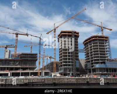 Hamburger HafenCity Baustelle in der Nähe des Stadtzentrums, von der Elbe aus gesehen. Stockfoto