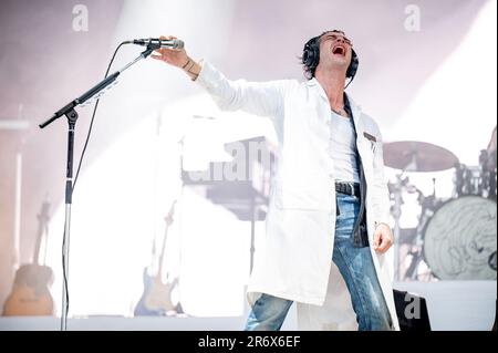 Manchester, Großbritannien. 11. Juni 2023 Matty Healy, Adam Hann, Ross MacDonald und George Daniel von der Band der 1975. Headline-Tag 2 des Parklife Festivals 2023, Kredit: Gary Mather/Alamy Live News Stockfoto