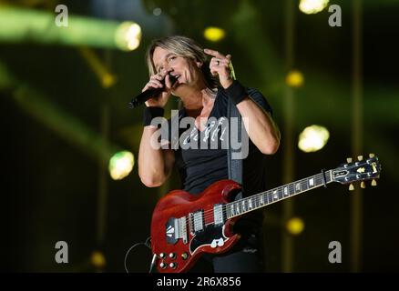 Keith Urban tritt am 2. Tag des CMA Fests im Nissan Stadium am Donnerstag, den 9. Juni 2023, in Nashville, Tennessee auf. (Foto: Amiee Stubbs/ImageSPACE/Sipa USA) Guthaben: SIPA USA/Alamy Live News Stockfoto