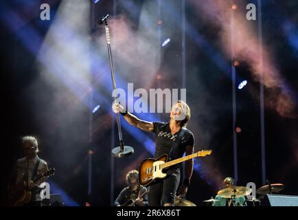 Keith Urban tritt am 2. Tag des CMA Fests im Nissan Stadium am Donnerstag, den 9. Juni 2023, in Nashville, Tennessee auf. (Foto: Amiee Stubbs/ImageSPACE/Sipa USA) Guthaben: SIPA USA/Alamy Live News Stockfoto