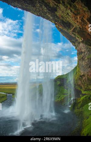 Von der Seite von Seljalandsfoss Stockfoto