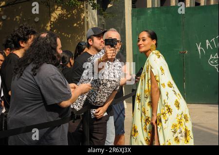 Tracee Ellis Ross trifft auf der Cold Copy Premiere beim Tribeca Film Festival 2023 ein und posiert mit ihrem Vater Robert Ellis Silberstein & Roxine Helberg Stockfoto