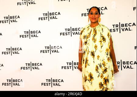 Tracee Ellis Ross trifft auf der Cold Copy Premiere beim Tribeca Film Festival 2023 ein und posiert mit ihrem Vater Robert Ellis Silberstein & Roxine Helberg Stockfoto