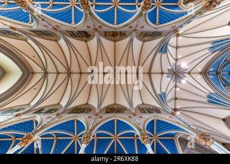 Savannah, Georgia - 21. Februar 2022: Cathedral Basilica of St. John der Täufer in Savannah, Georgia Stockfoto