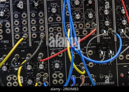 Der Synthesizer Modell 10 von R. A. Moog Co. Wurde von 1971 bis 1973 hergestellt. Es wurde 2019 wiederbelebt und ist noch immer hergestellt. Stockfoto