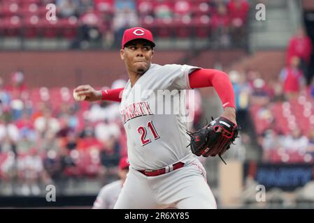 St. Louis, Usa. 11. Juni 2023. Cincinnati Reds, der Pitcher Hunter Greene, liefert einen Pitch an die St. Louis Cardinals im ersten Inning im Busch Stadium in St. Louis am Sonntag, den 11. Juni 2023. Foto: Bill Greenblatt/UPI Credit: UPI/Alamy Live News Stockfoto