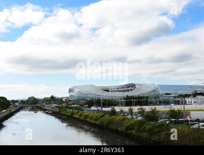 Aviva Stadium am Fluss Dodder in Dublin, Irland. Stockfoto