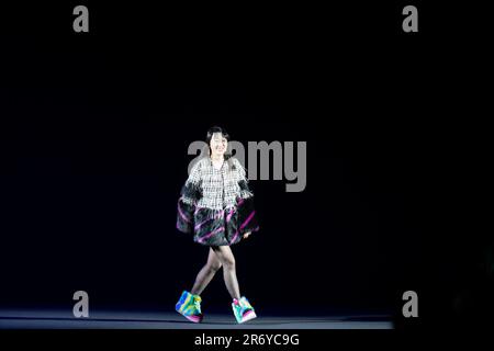 Shanghai, China. 29. März 2023. SHANGHAI, CHINA - 29. MÄRZ 2023 - die Modelle nehmen an der SHUTING QIU Show während der Shanghai Fashion Week AW2023 in Shanghai, China, am 29. März 2023 Teil. (Foto: Costfoto/NurPhoto) Guthaben: NurPhoto SRL/Alamy Live News Stockfoto