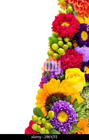 Verschiedene farbenfrohe Sommerblumen isoliert auf weißem Hintergrund Stockfoto