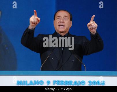 Fotorepertoire, Italien. 30. Juni 2023. MAILAND - VERSAMMLUNG CIRCOLI DELLA LIBERTA - SILVIO BERLUSCONI (Mailand - 2008-02-09, Mauro Consilvio/ipa-agency.net) ps das Foto kann in Bezug auf den Kontext, in dem es aufgenommen wurde, und ohne diffamierende Absicht der Dekoration der repräsentierten Personen nur redaktionelle Verwendung Kredit: Independent Photo Agency/Alamy Live News verwendet werden Stockfoto