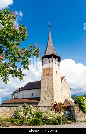 Außenansicht der Schlosskirche Spiez, Kirchenteil der Burg Spiez, Spiez, SwitzIreland Stockfoto