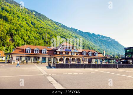 Außenansicht des Bahnhofs Interlaken Ost, Interlaken, Schweiz Stockfoto