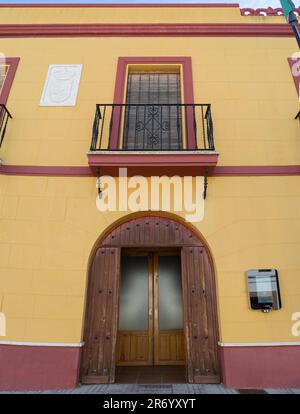 Solana de los Barros, Spanien - 29. September 2021: Rathausgebäude, Solana de los Barros, Badajoz, Extremadura, Spanien Stockfoto