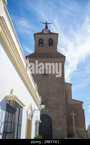 Solana de los Barros, Spanien - 29. September 2021: Pfarrkirche Santa Maria Magdalena, Solana de los Barros, Badajoz, Extremadura, Spanien Stockfoto