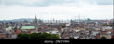 Blick auf die Stadt vom St. James's Gate Brewery, Heimat des Guinness Stout Beers. Dublin, Irland. Stockfoto