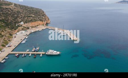 Der Yachthafen von Platis Gialos, Sifnos Island, Griechenland Stockfoto