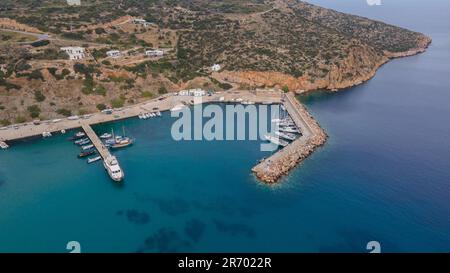 Der Yachthafen von Platis Gialos, Sifnos Island, Griechenland Stockfoto