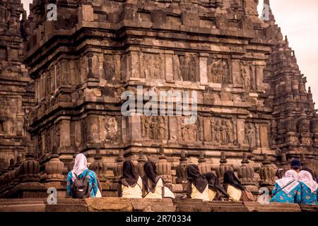 Menschen In Prambanan Tempel, Yogyakarta, Java Insel, Indonesien Stockfoto