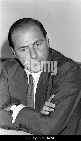 Photo Repertory, Italien. 30. Juni 2023. PRESSEKONFERENZ MIT SILVIO BERLUSCONI (MAILAND - 1984-08-27, DE BELLIS) ps das Foto kann unter Berücksichtigung des Kontexts, in dem es aufgenommen wurde, und ohne diffamierende Absicht des Dekorums der repräsentierten Personen nur redaktionelle Verwendung verwendet werden Kredit: Independent Photo Agency/Alamy Live News Stockfoto