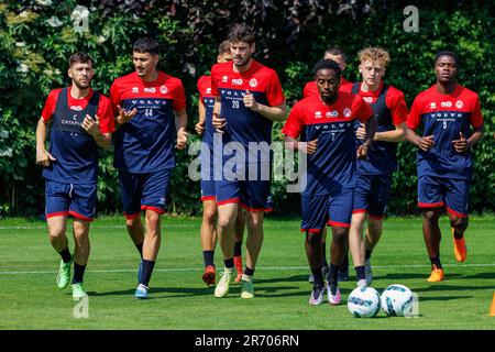 Kortrijk, Belgien. 12. Juni 2023. Kortrijks Spieler wurden während der ersten Trainingseinheit der Saison 2023-2024 in Aktion dargestellt, vom belgischen Fußballteam KV Kortrijk, erster Liga, Montag, den 12. Juni 2023 in Kortrijk. BELGA FOTO KURT DESPLENTER Kredit: Belga News Agency/Alamy Live News Stockfoto