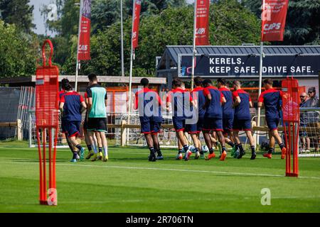 Kortrijk, Belgien. 12. Juni 2023. Kortrijks Spieler wurden während der ersten Trainingseinheit der Saison 2023-2024 in Aktion dargestellt, vom belgischen Fußballteam KV Kortrijk, erster Liga, Montag, den 12. Juni 2023 in Kortrijk. BELGA FOTO KURT DESPLENTER Kredit: Belga News Agency/Alamy Live News Stockfoto