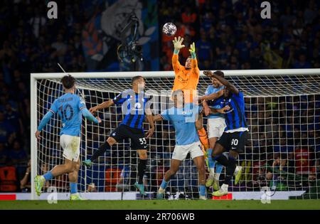 Istanbul, Türkei. 10. Juni 2023. Ederson (City), Rodrigo Rodri (City), Ruben Dias (City), Danilo D'Ambrosio, Romelu Lukaku (Inter) Manchester City - Stockfoto