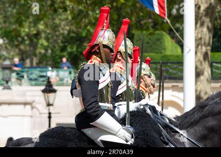 Colonel's Review von Trooping the Colour, abschließende Beurteilung der Militärparade vor der vollständigen Veranstaltung. Black Rider, Blues & Royals Stockfoto