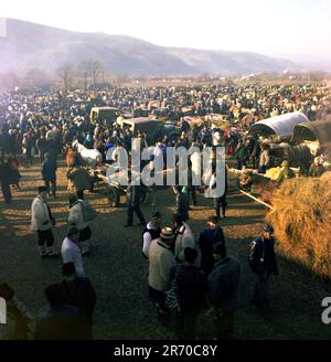 Landmesse in Maramures County, Rumänien, ca. 1980 Stockfoto
