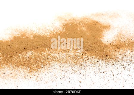 Braunstaub auf weißem Hintergrund Stockfoto