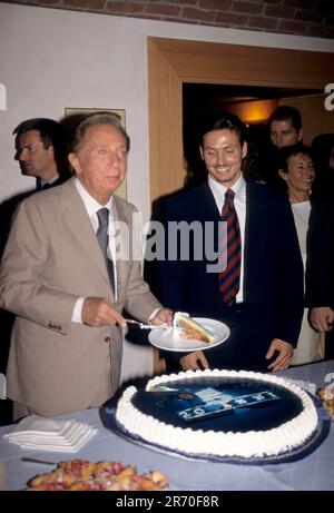 Mailand, Italien. 04. Okt. 2000. Milan, 90s Archiv auf dem Foto: Mike Bongiorno, Piersilvio Berlusconi © Fotogeschäft Kredit: Independent Photo Agency/Alamy Live News Stockfoto