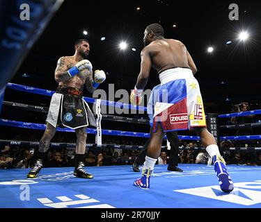 SUNRISE FL - 11. JUNI: Floyd Mayweather gegen John Gotti III in der FLA Live Arena am 11. Juni 2023 in Sunrise, Florida. Kredit: mpi04/MediaPunch Stockfoto