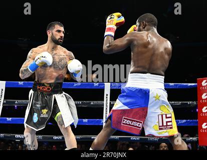 SUNRISE FL - 11. JUNI: Floyd Mayweather gegen John Gotti III in der FLA Live Arena am 11. Juni 2023 in Sunrise, Florida. Kredit: mpi04/MediaPunch Stockfoto