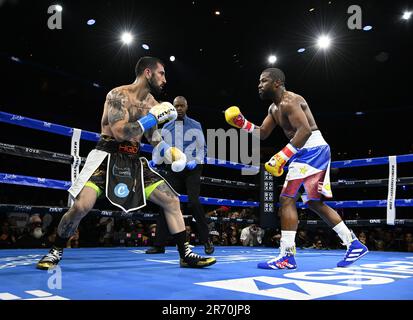 SUNRISE FL - 11. JUNI: Floyd Mayweather gegen John Gotti III in der FLA Live Arena am 11. Juni 2023 in Sunrise, Florida. Kredit: mpi04/MediaPunch Stockfoto