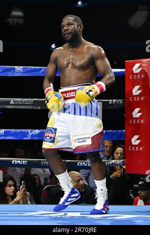 SUNRISE FL - 11. JUNI: Floyd Mayweather gegen John Gotti III in der FLA Live Arena am 11. Juni 2023 in Sunrise, Florida. Kredit: mpi04/MediaPunch Stockfoto