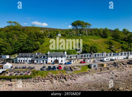 Luftaufnahme von der Drohne des Dorfes Applecross auf der Halbinsel Applecross, Wester Ross, Highland, Schottland, Großbritannien Stockfoto