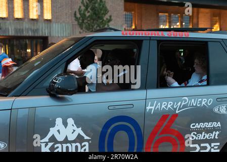 Gumball 3000-Supercar-Rallye mit Besuch des neu entwickelten Battersea Power Station, London, Großbritannien. Ein teures Auto ist für Autofans ausgestellt. Range Rover HSE Stockfoto