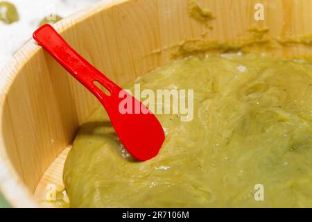 Italien, Street Food Festival, Japanes Food, Preparation Desert Mochi Green Whit Matcha Tee Japanisch Stockfoto