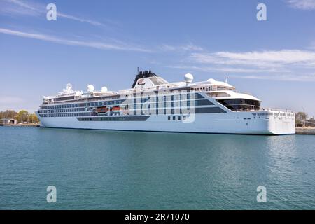 Viking Octantis Expedition Kreuzfahrtschiff In Port Colborne Ontario, Kanada, Teil Des Welland Kanals, Der Den Eriesee Mit Dem Ontariosee Verbindet Stockfoto