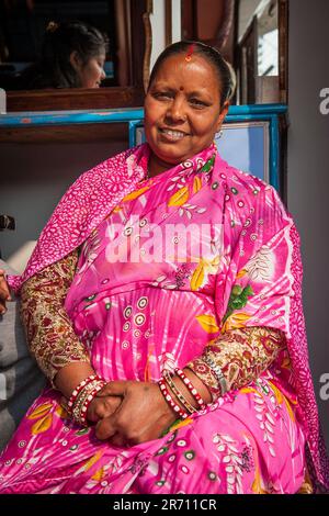 Nepal. Pokhara. Eine Frau Stockfoto